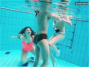 trio nude ladies have fun underwater